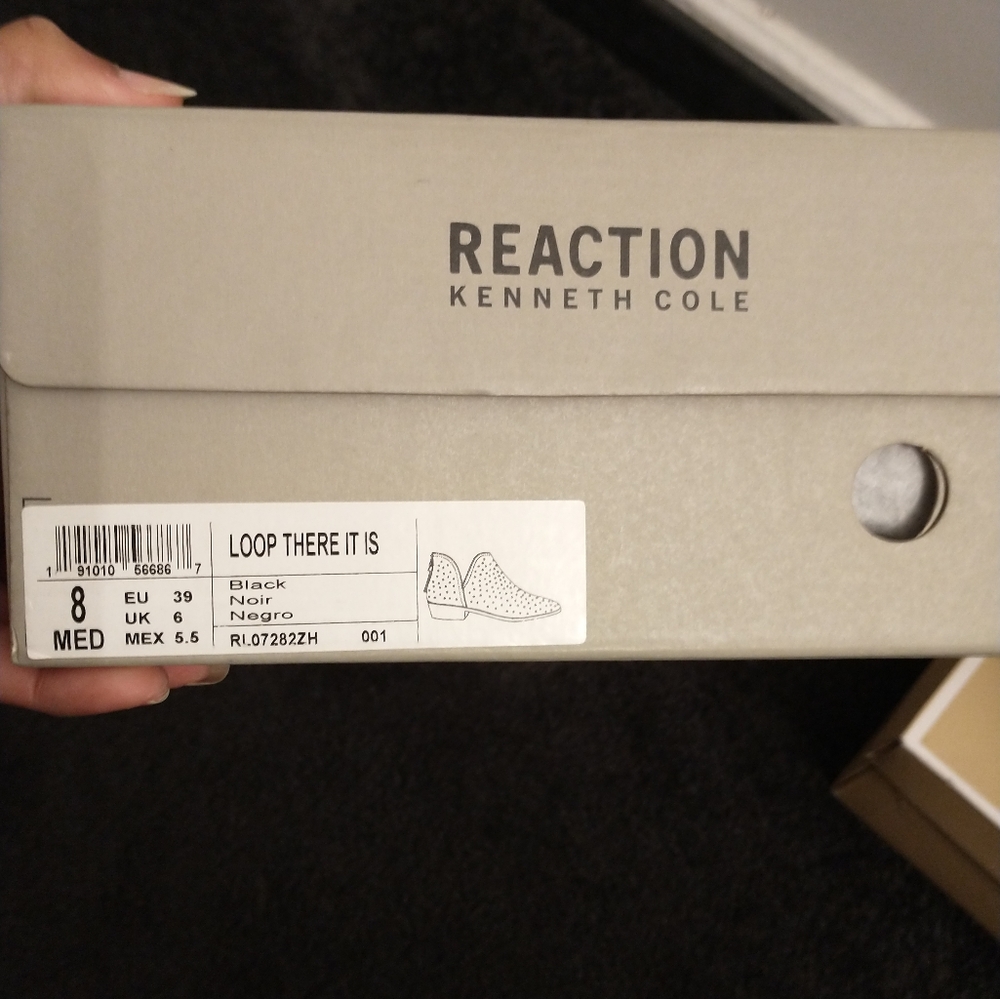 Kenneth Cole black leather short boots